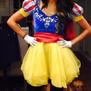 Snow White Halloween costume